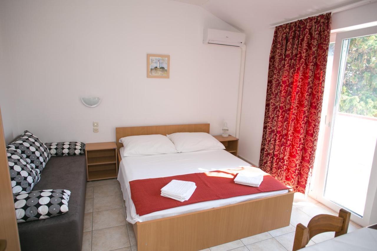 Apartments Ostrea - Mimoza Novalja Exterior photo